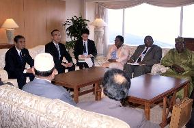 Kono holds talks with foreign ministers from developing countrie